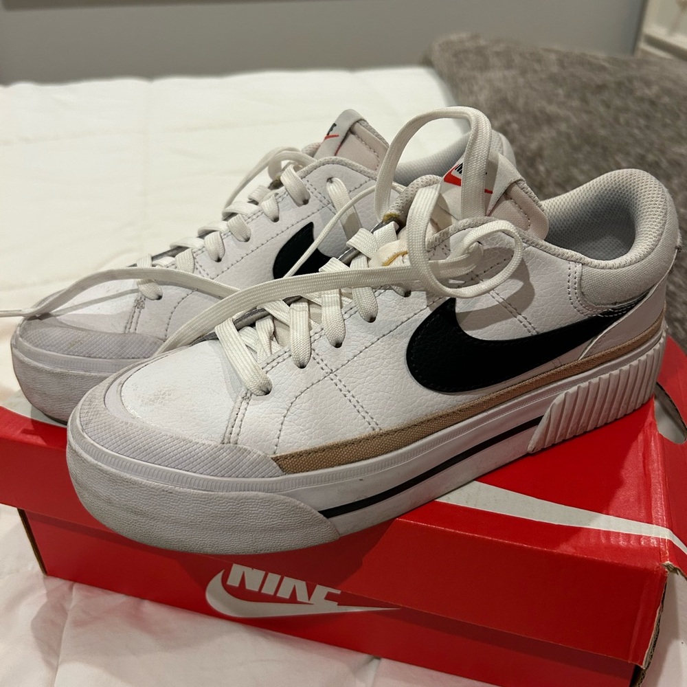 Nike Court Legacy Lift